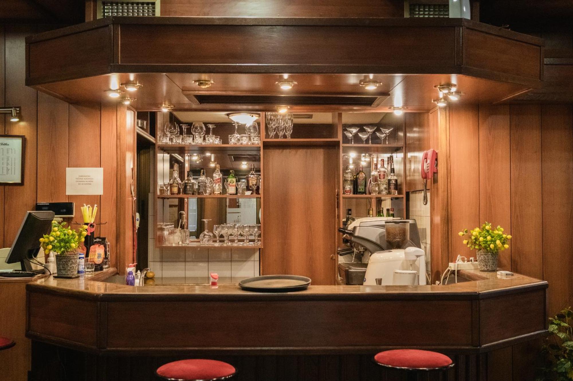 Hotel Damis 페일 외부 사진